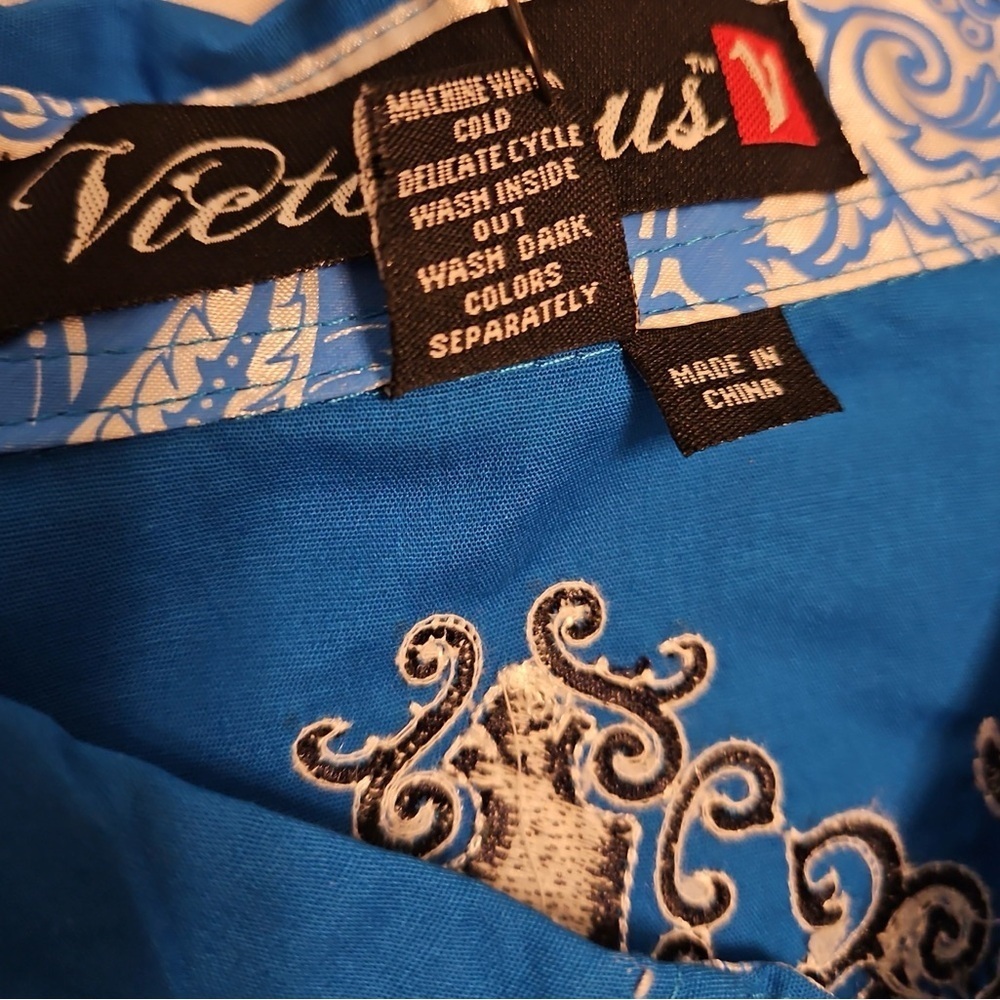 Elegant Blue Embroidered Men's Shirt - Picture 4 of 5